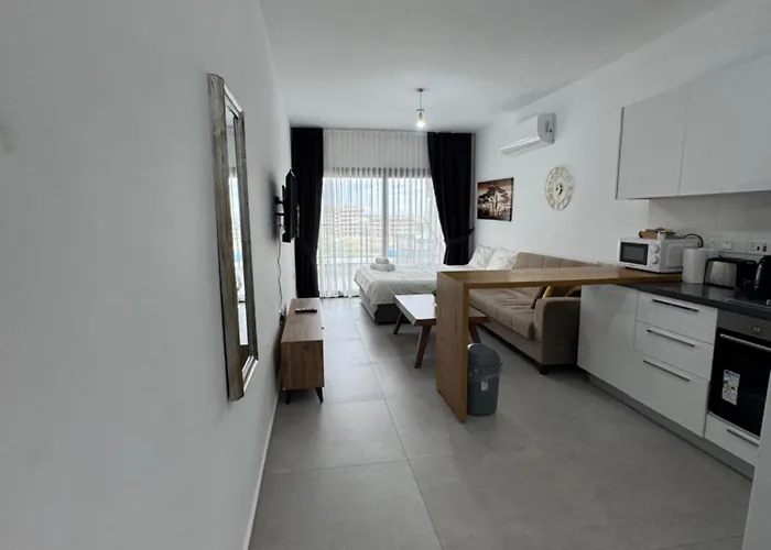 Caesar & - With 1 Bedroom