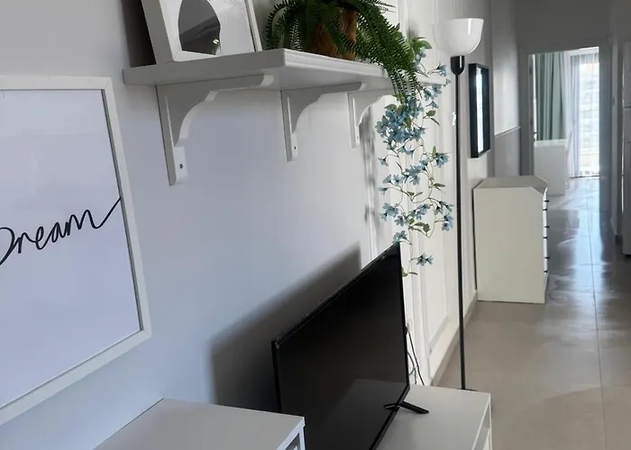 Caesar & - With 1 Bedroom Apartament *