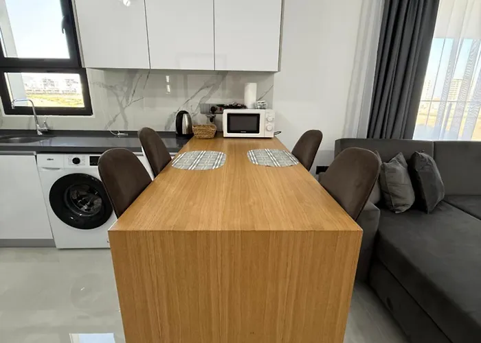 Caesar & - With 1 Bedroom