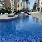 Caesar & - With 1 Bedroom Lejlighed
