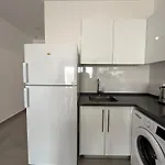 Caesar & - With 1 Bedroom Lejlighed *