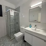 Caesar & - With 1 Bedroom Lejlighed