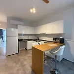 Caesar & - With 1 Bedroom *