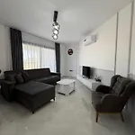 Caesar & - With 1 Bedroom Lejlighed