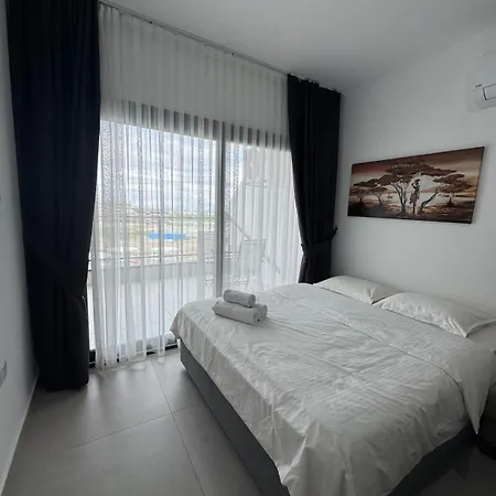 Caesar & - With 1 Bedroom Appartement *
