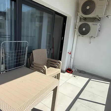Caesar & - With 1 Bedroom Appartement *