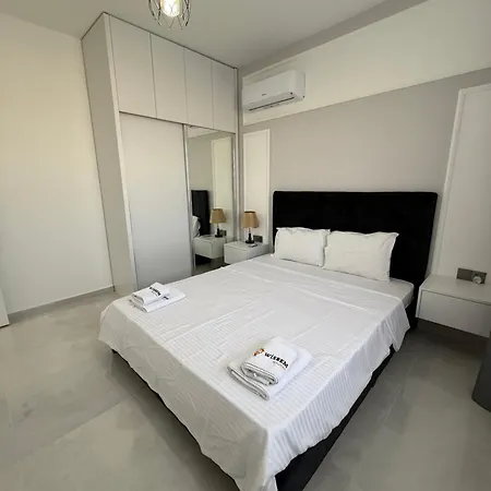Caesar & - With 1 Bedroom *