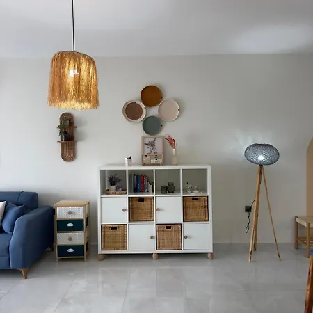 Caesar & - With 1 Bedroom *