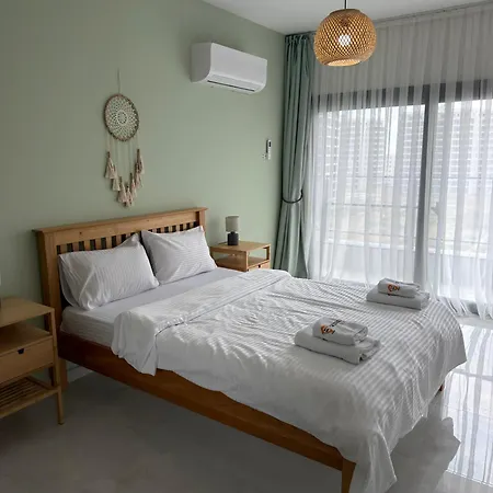 Caesar & - With 1 Bedroom Appartamento *