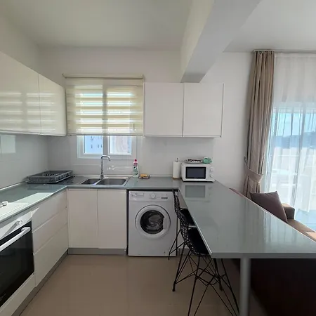 Caesar & - With 1 Bedroom