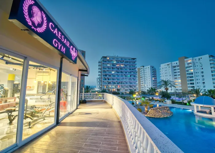 Caesar & - With 1 Bedroom *