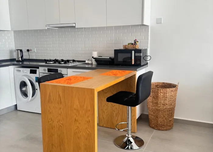 Caesar & - With 1 Bedroom