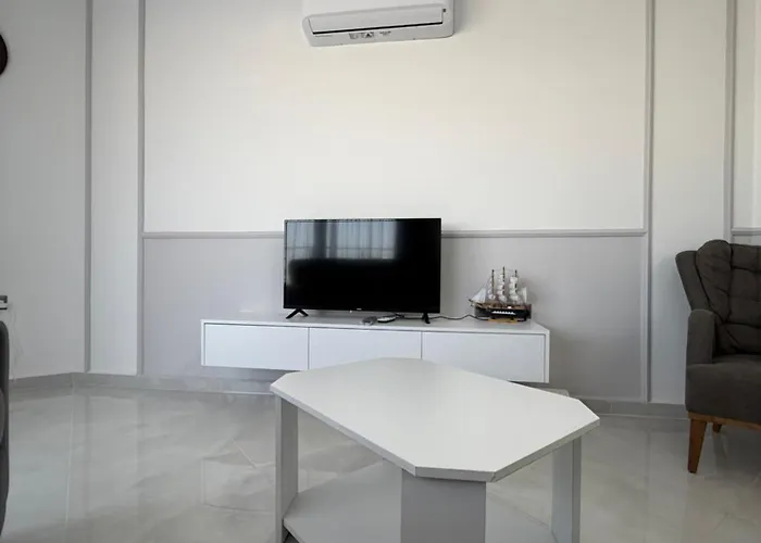 Caesar & - With 1 Bedroom